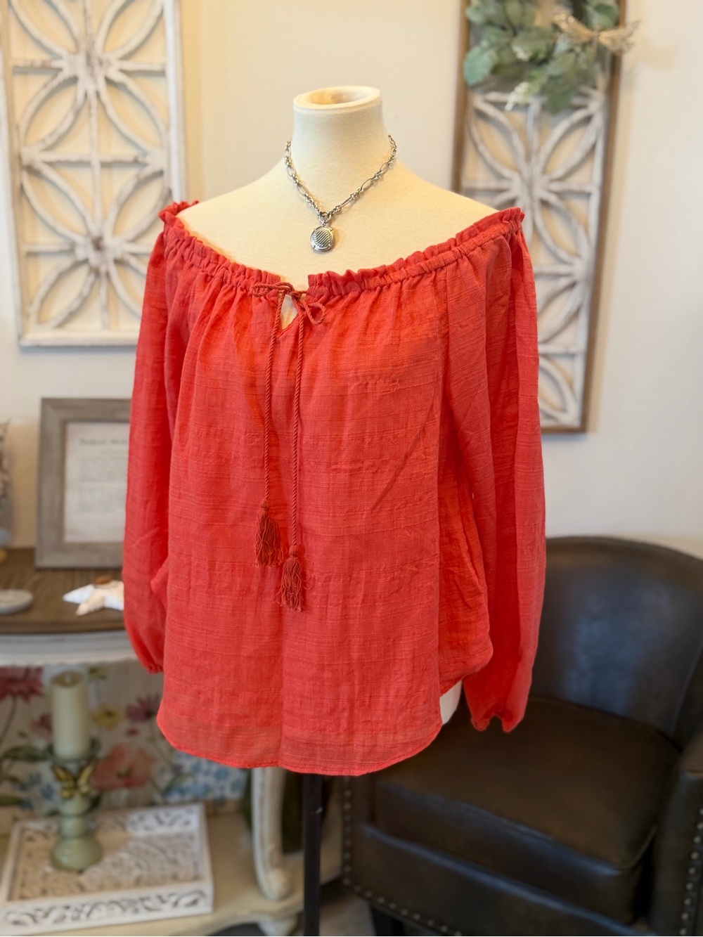 Matty M keyhole tie top size large